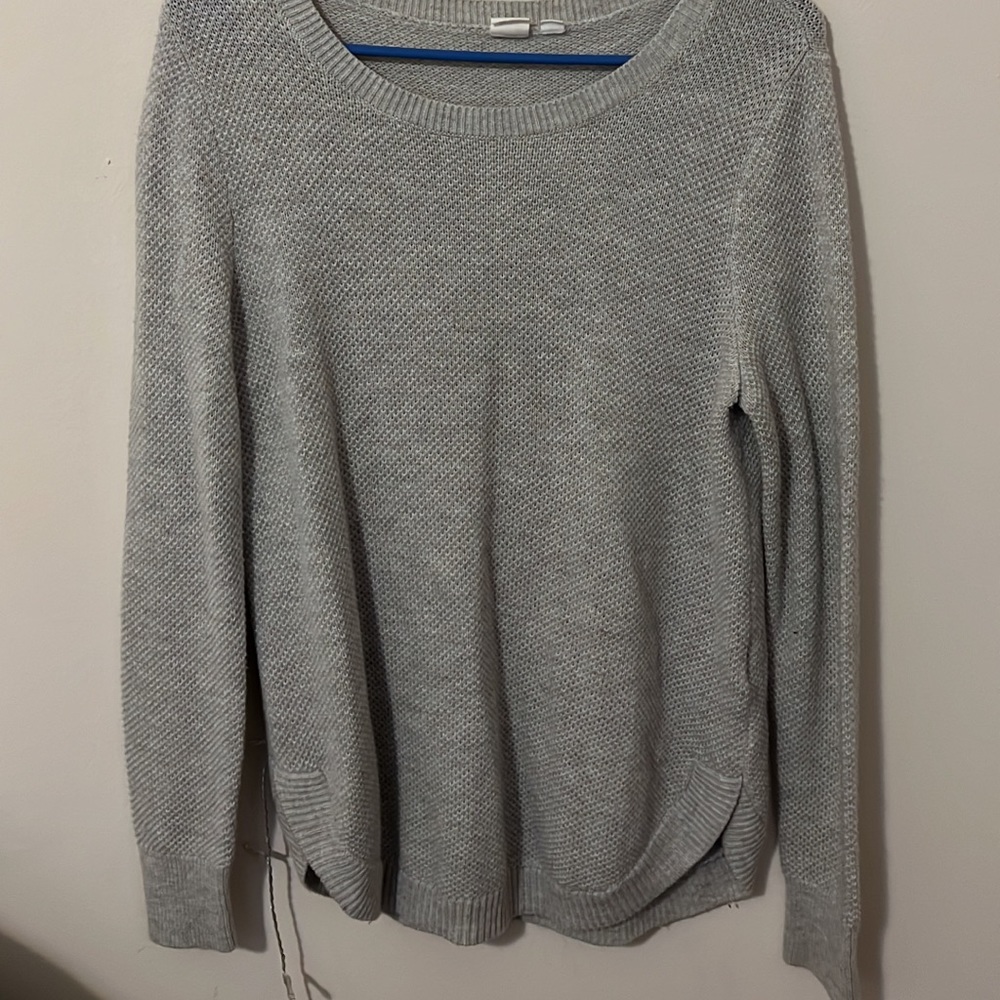 Gap sweater size small